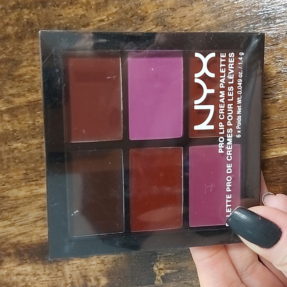 🍁 Free with purchase apon request 🍁